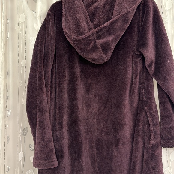 Ugg plush hooded robe purple size medium - Picture 7 of 7